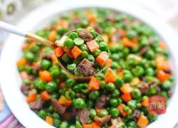 Illustration of nutritious and delicious fried beef with peas 19