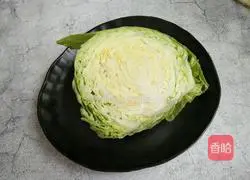 Illustration of how to make stir-fried shredded cabbage 1