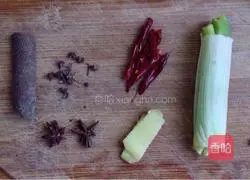 Illustration of how to make curry beef vermicelli 3