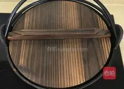 How to stew fish in an iron pot Illustration 14