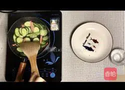 Qiye Food Notes/Illustration of how to make cucumber-fried ham 3