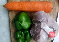 Illustration of how to make fish-flavored shredded pork 1