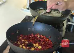 Illustration of how to make spicy shrimp 9