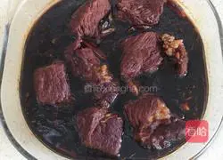 Illustration of making rice cooker sauce beef 12