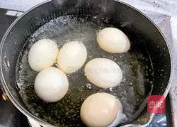 Illustration of how to make Korean-style eggs with soy sauce 5