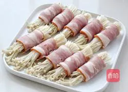 Illustration of how to make pan-fried bacon enoki mushroom rolls 5