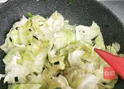 Illustration of how to make fried cabbage with bacon 12