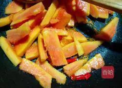 Illustration of how to make papaya and fried meat 9