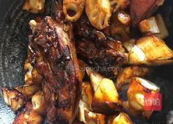 Illustration of how to make lotus root and pig's feet 11