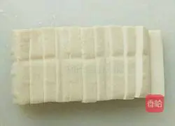 Illustration of how to make fried mushroom slices and steamed tofu 1