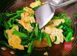 Illustration of how to make scrambled eggs with cabbage 11