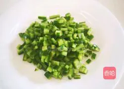 Illustration of how to make salt and pepper strips 6