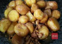 Illustration of how to make minced meat and small potatoes 7