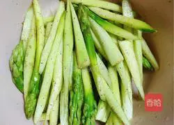 Rosemary and Black Pepper Steak Recipe Illustration 5