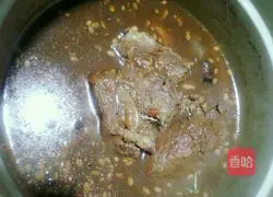 Illustration of homemade beef sauce 10