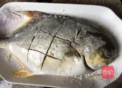 Illustration of braised golden pomfret 4