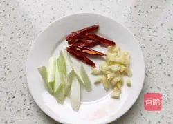 Illustration of how to make spicy shredded pork 4