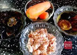 Illustration of how to make dumpling skin pies 1