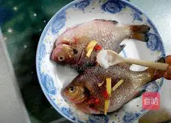 Illustration of how to make soy-flavored fish 5