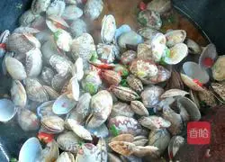 Illustration of Stir-fried Spicy Huaha 10