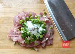 Illustration of making sweet and sour yam meatballs 4