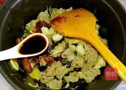 Illustration of home-style braised beef 10