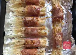 Enoki mushroom bacon roll recipe illustration 5