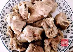 Illustration of how to make sweet and sour pork ribs 2