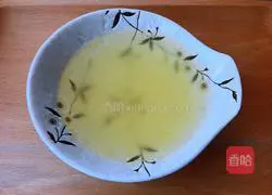 Illustration of how to make steamed crispy pork with chicken juice 11