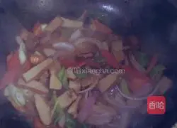 Illustration of how to make twice-cooked pork with fragrant dried fragrant 6