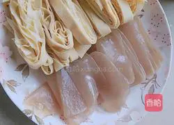 Illustration of how to make spicy boiled fish 3