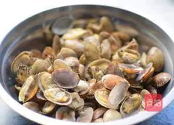 Illustration of how to make tin foil flower nail powder 1