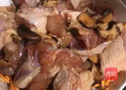 Cantonese Cordyceps Flower Mushrooms and Red Dates Chicken Recipe Illustration 5