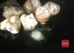 Illustration of how to make braised pig trotters with peanuts 10