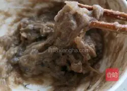 Illustration of how to make sweet shrimp and lotus root cake with less oil 9