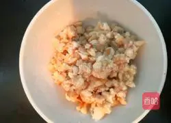 Illustration of how to make asparagus minced meat 3