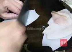 Illustration of how to stir-fry squid tube with green pepper and red pepper 2