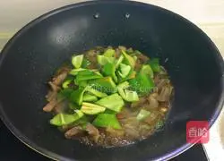 Illustration of how to make hot pepper and bone meat 9