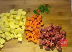 Illustration of how to make curry beef and potatoes 2