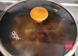 Illustration of how to make chestnut roasted chicken nuggets 21