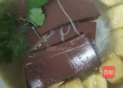 Illustration of how to make duck blood vermicelli 11