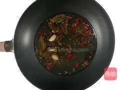 Illustration of how to make spicy hop snails 1