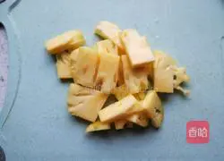 Illustration of how to make fried diced chicken with pineapple 5