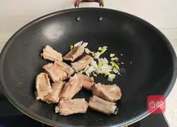 Illustration of how to make sweet and sour pork ribs 4