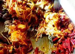 Illustration of how to make chicken with sour bamboo shoots in red soup 8