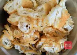 Illustration of how to make fried dough sticks and steamed egg custard 1