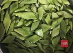 Illustration of how to make kidney bean sausage 1