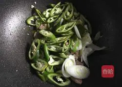 Illustration of how to make Youxian dried fried pork 5