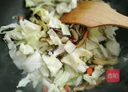 Illustration of how to make mountain delicacies cabbage 6