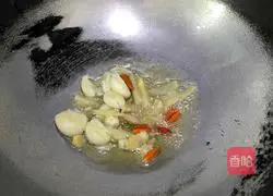 Illustration of how to braise long-tubed snails with dregs and vinegar 3